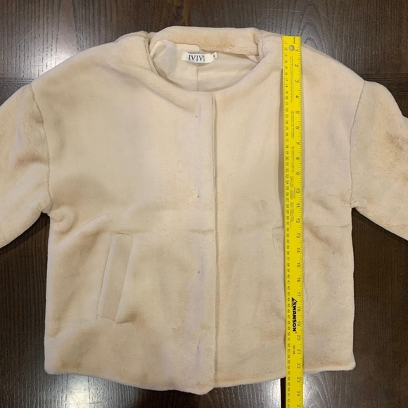 IVIVI Faux Fur 100% Polyester Size: S - Picture 7 of 7